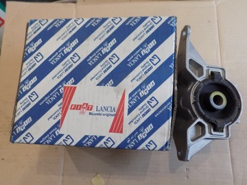 PODUSZKA SILNIKA LEWA FIAT PUNTO 1.9 JTD 1.8 HGT LANCIA YPSILON 1.3 JTD