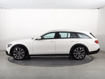 Mercedes Klasa E W213 All-Terrain 2.0 220d 194KM 2017 Mercedes E E 220 d 4MATIC, 1. Właściciel, zdjęcie 2