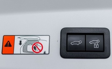 Toyota Prius V (XW60) 2.0  Hybrid Dynamic Force Plug-in 223KM 2023 Toyota Prius Plug-in 2.0 Hybrid Prestige 2.0 Hybryda 223KM, zdjęcie 21