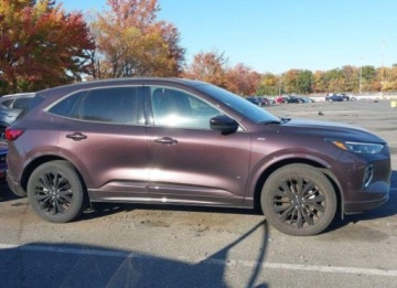 Ford Kuga III 2023 Ford Kuga 2023, 2.0L, 4x4, ST-LINE ELITE, od ubezpieczalni 2.0 Benzyna, zdjęcie 3