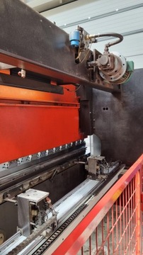 AMADA HFB 170t x 4100 6-осевой листогибочный пресс с ЧПУ