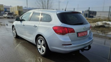 Opel Astra J Sports Tourer Facelifting 1.4 Turbo ECOTEC 140KM 2015 Opel Astra Duża Navi Podgrzewana Kierownica, zdjęcie 5