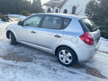 Kia Ceed I Hatchback 5d Facelifting 1.6 DOHC CVVT 126KM 2010 Kia Ceed 1.6 Isg 126KM Klima Piekny stan Sprawdz 1.6 Benzyna 126KM, zdjęcie 4