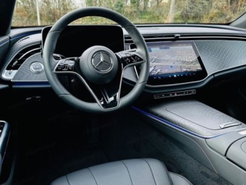 Mercedes Klasa E W214 Sedan 2.0 220d 197KM 2025 E Klasa 220 d 4-Matic Avantgarde 2.0 (197KM) 2025, zdjęcie 5