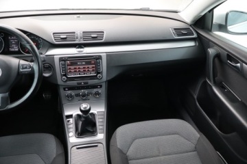 Volkswagen Passat B7 Limousine 2.0 TDI CR DPF BlueMotion 140KM 2011 VW Passat 2.0 TDI, Salon Polska, Navi, Klima, zdjęcie 7