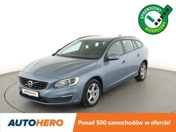 Volvo V60 I Kombi Facelifting 2.0 D3 DRIVE-E 150KM 2016 Volvo V60 2.0D Automat Business Navi Tempomat