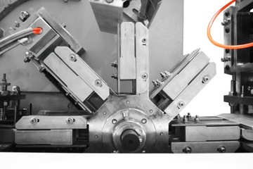 МАШИНА ДЛЯ ПЛОТНОЙ МАШИНЫ МАШИНА ДЛЯ ПЛОТНОЙ МАШИНЫ 80 ШТ/МИН, СКАЛЬНАЯ МАШИНА