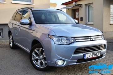 Mitsubishi Outlander III 2014 Mitsubishi Outlander PHEV skóry*el.klapa*szyber*EV, zdjęcie 13