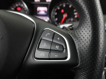 Mercedes CLA C117 Shooting Brake 1.6 200 156KM 2016 Mercedes CLA 200 Automat Navi Czujniki parkowania, zdjęcie 28