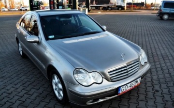 Mercedes Klasa C W203 Sedan W203 2.1 (C 220 CDI) 143KM 2004 Mercedes-Benz Klasa C Klimatyzacja, Tempomat, Zadbany, Serwisowany 2.1, zdjęcie 14