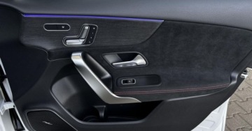 Mercedes Klasa A W177/V177 Hatchback Facelifting 2.0 220 190KM 2024 Mercedes-Benz Klasa A 4Matic AMG Line Multibeam AndroidAuto Pamiec foteli, zdjęcie 21