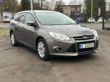 Ford Focus III Kombi 1.0 EcoBoost 125KM 2012 Ford Focus 1.0 EcoBoost STart-Stopp-System Trend 125KM 2012r, zdjęcie 4