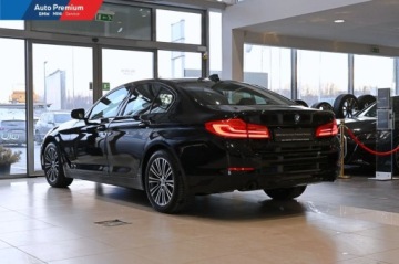 BMW Seria 5 G30-G31 Limuzyna 520i 184KM 2020 BMW Seria 5 520iFV23LED Fog lightsFotel SportowySport Line 2.0 Benzyna, zdjęcie 19