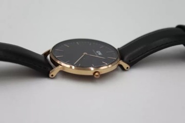 ZEGAREK DANIEL WELLINGTON CLASSIC B36R12 GOŁY, ZADBANY