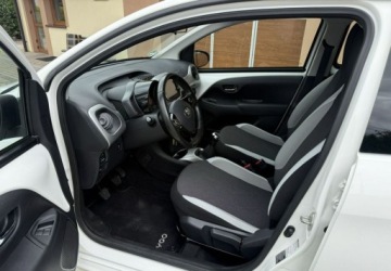 Toyota Aygo II Hatchback 5d 1.0 VVT-i 69KM 2017 Toyota Aygo 1,0 69KM Klimatyzacja Kamera Navi Benzyna 69KM, zdjęcie 13