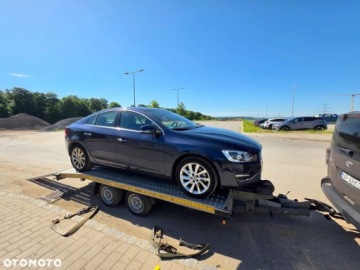 Volvo S60 II Sedan Facelifting 2.0 D4 DRIVE-E 181KM 2015 Volvo S60 Volvo S60 D4 Drive-E Summum 2.0 Diesel 181KM, zdjęcie 3