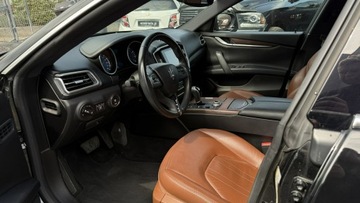 Maserati Ghibli III Sedan 3.0 V6 410KM 2017 Maserati Ghibli 3.0 410KM SQ4 Kamera Cofania, zdjęcie 7