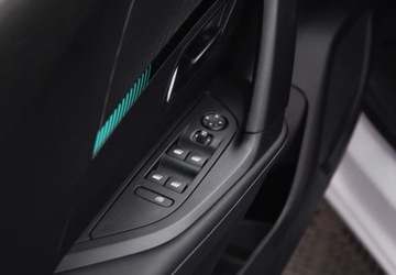 Peugeot 2008 II SUV 1.2 PureTech 100KM 2023 Peugeot 2008 Kamera 360_Nawigacja_Skladane lusterka_ 1.2 Benzyna 101KM, zdjęcie 16