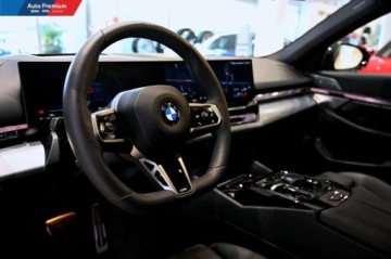 BMW Seria 5 G90-91 2025 BMW Seria 5 540d xDriveFV23Repair InclusivePakiet Sport M PROKamera Wnetrza, zdjęcie 12