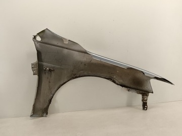 BLATNÍK LEVÝ PŘEDNÍ MITSUBISHI LANCER VIII 08-15 A31