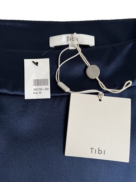 Шелковая рубашка Tibi с открытыми плечами