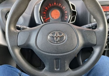 Toyota Aygo II Hatchback 3d Facelifting 1.0 VVT-i 72KM 2019 Toyota Aygo Toyota Aygo 1.0 VVT-i X Comfort 72KM 2019 Benzyna 72KM, zdjęcie 9