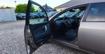 Nissan Primera III Sedan 2.0 i 16V 140KM 2005 Nissan Primera Nissan Primera 2.0 Benzyna 140KM, zdjęcie 13