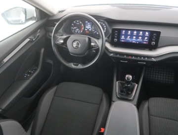 Skoda Octavia IV Scout 1.5 TSI ACT 150KM 2021 Skoda Octavia 1.5 TSI, Salon Polska, zdjęcie 6