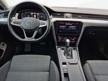 Volkswagen Passat B8 Variant Facelifting 2.0 TDI SCR 150KM 2022 Volkswagen Passat Variant FULL LEDDSG Masaze Virtual HAK Faktura VAT, zdjęcie 12