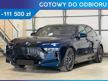 BMW Seria 7 G70 Sedan 3.0 40d 299KM 2024 Od ręki - BMW Seria 7 3.0 (299KM) M Sport | System rozrywki z tyłu