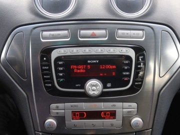 Ford Mondeo IV Kombi 2.0 Duratorq TDCi DPF 140KM 2010 Ford Mondeo 2.0 TDCi, Xenon, Klima, Klimatronic, zdjęcie 11