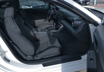 Toyota GR86 2.4 Boxer 234KM 2023 Toyota GR86 8000 km 2,4 aut Biała PERŁA ACC Keyles Full-Led Kamera IDEALNA, zdjęcie 20