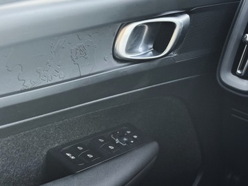 Volvo XC40 Crossover Facelifting 1.5 T2 129KM 2023 Volvo XC 40 T2 Essential | Salon PL | Bezwypadkowy, zdjęcie 28