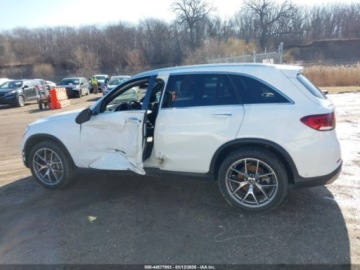 Mercedes GLC C253 2020 Mercedes-Benz GLC 300 4Matic 2020 2.0 Benzyna 255KM, zdjęcie 2