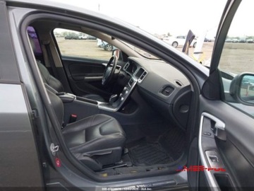 Volvo S60 II 2017 Volvo S60 2017 r., 2,0L T5 DYNAMIC 2.0 Benzyna 240KM, zdjęcie 5