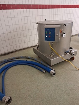 Бак для плавления Bakon для плавления шоколада.