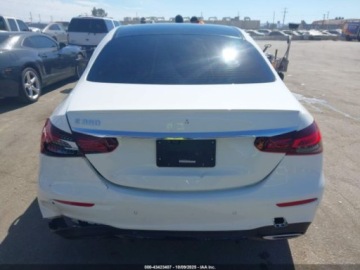 Mercedes Klasa E W213 2022 Mercedes-Benz Klasa E 350 2022 2.0l 2.0 Benzyna 255KM, zdjęcie 4