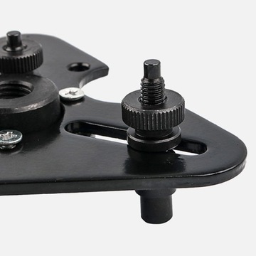 Стальной ключ для разборки сцепления.