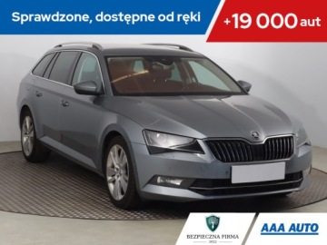 Skoda Superb III Kombi 2.0 TDI 190KM 2017 Skoda Superb 2.0 TDI, Salon Polska, 187 KM, Navi