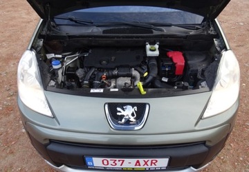 Peugeot Partner II Furgon 1.6 HDi FAP 92KM 2011 Peugeot Partner 1.6ehdi-klima-navi-orginalny lakier,zadbany-oplacony 1.6, zdjęcie 1