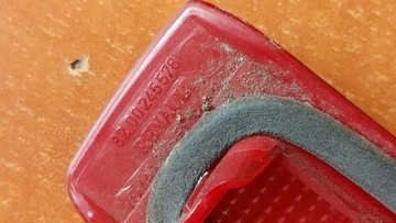 CLIO III TŘETÍ SVĚTLO STOP 8200245578