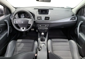 Renault Megane III Hatchback 2.0 dCi 160KM 2011 Renault Megane Renault Megane III GT Wersja Renault Sport Kubelki Duze, zdjęcie 17