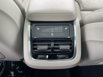 Volvo XC60 II Crossover 2.0 B5 Diesel Mild Hybrid 249KM 2020 Volvo XC 60 Diesel mHEV B5 AWD Skóra Panorama, zdjęcie 13