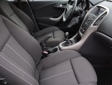 Opel Astra J Sports Tourer 1.7 CDTI ECOTEC 125KM 2011 Opel Astra 1.7 CDTI, Navi, Klima, Tempomat, zdjęcie 8