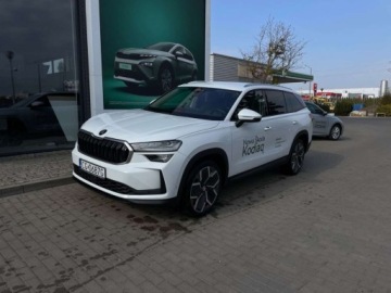 Skoda Kodiaq I SUV Facelifting 2.0 TDI SCR 150KM 2024 Skoda Kodiaq Selection 2.0TDI 150km, DSG, Matrix, ACC, 360, wnetrze Szara