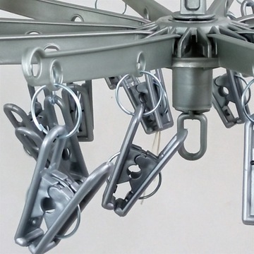 Серебряная сушилка для одежды с зажимами