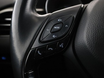 Toyota C-HR I Crossover 1.8 Hybrid 122KM 2019 Toyota C-HR navi kamera grzane fotele ACC, zdjęcie 30
