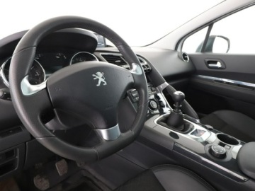 Peugeot 3008 I Crossover Facelifting 1.2 PureTech 130KM 2015 Peugeot 3008 1.2 Benzyna Allure Panorama Navi, zdjęcie 13