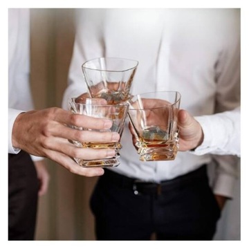 ZESTAW KAMIENI DO WHISKY W DREWNIANYM OPAKOWANIU KOSTKI KAMIENIE DO DRINKÓW