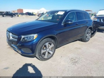 Mercedes GLC C253 2017 Mercedes-Benz GLC 2017 MERCEDES-BENZ GLC 300 2.0 Benzyna 241KM, zdjęcie 1